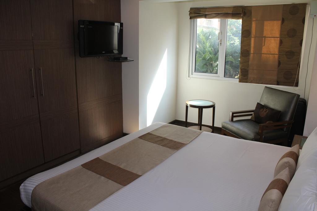 The Lotus Apartment Hotel, Venkatraman Street Chennai Exterior photo