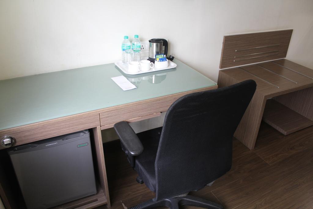 The Lotus Apartment Hotel, Venkatraman Street Chennai Exterior photo