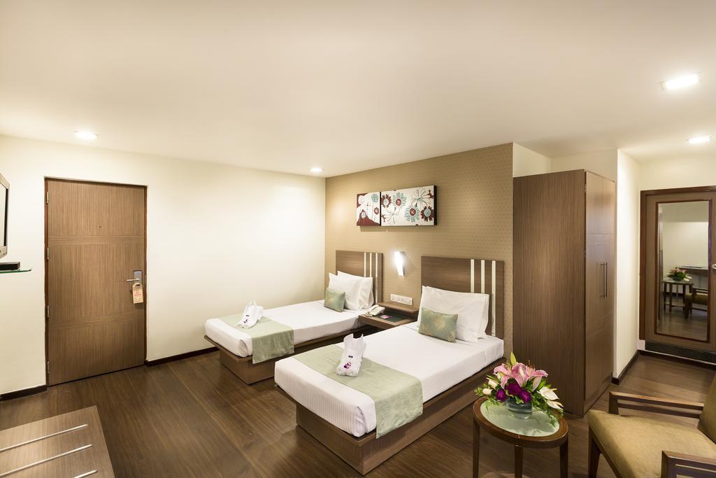 The Lotus Apartment Hotel, Venkatraman Street Chennai Exterior photo