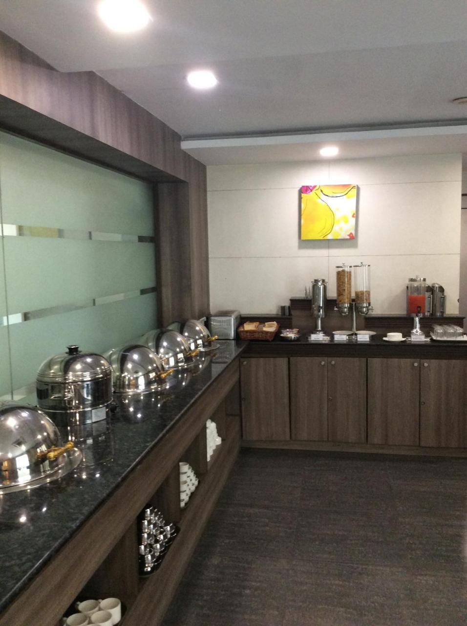 The Lotus Apartment Hotel, Venkatraman Street Chennai Exterior photo
